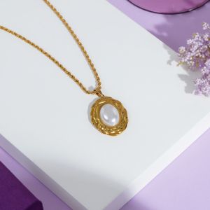Classic Golden Pearl Pendant Necklace